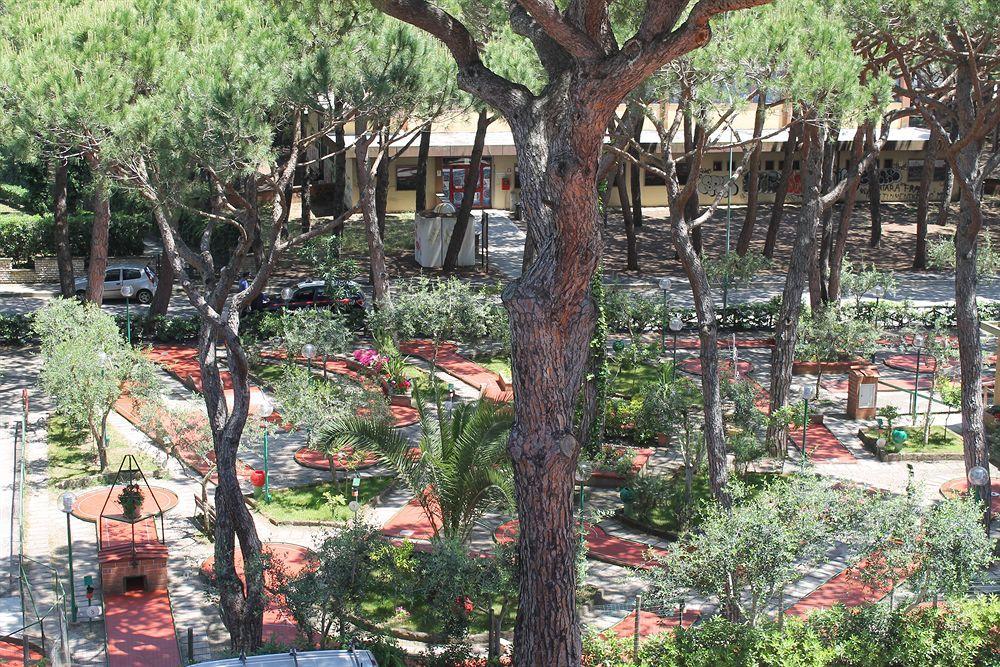 Ricci Hotel - Marina Di Grosseto Exterior foto